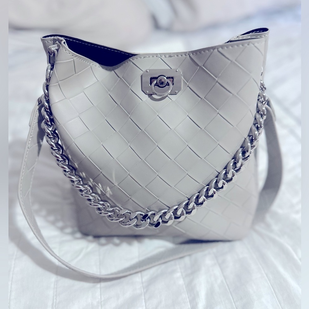 MOTF Cream Shoulder Bag with Minimalist Design - Picture 4 of 7